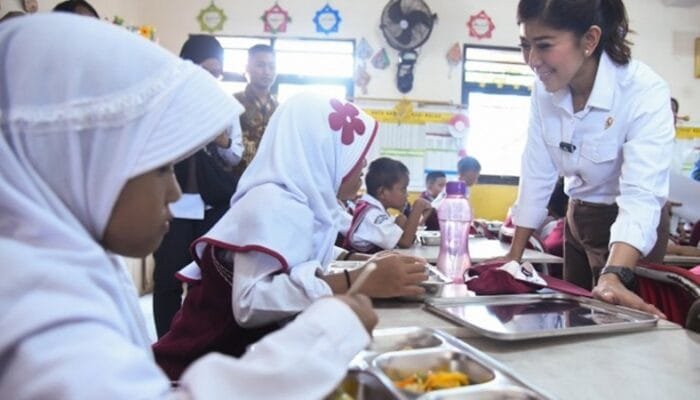 Program Makan Bergizi Gratis 2025: Menu Fleksibel Sesuai Selera Lokal untuk Anak-anak Indonesia