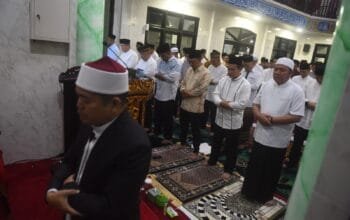 Safari Ramadhan di Makodam II/Sriwijaya, Herman Deru Ajak Jemaah Doakan Almarhum Alex Noerdin