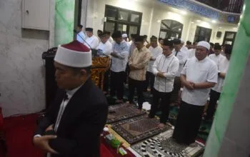 Safari Ramadhan di Makodam II/Sriwijaya, Herman Deru Ajak Jemaah Doakan Almarhum Alex Noerdin