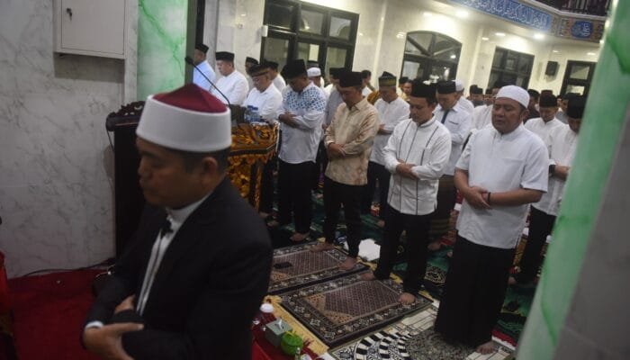 Safari Ramadhan di Makodam II/Sriwijaya, Herman Deru Ajak Jemaah Doakan Almarhum Alex Noerdin
