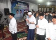Safari Ramadhan di Banyuasin, Herman Deru Serahkan Santunan Anak Yatim dan Soroti Infrastruktur hingga ODOL