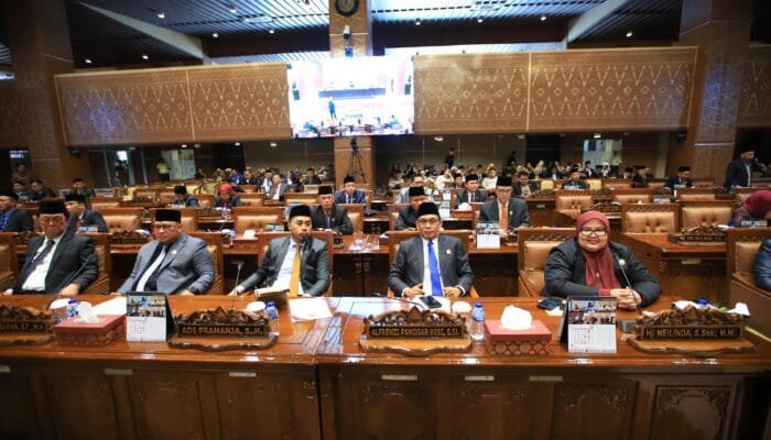 Gubernur Herman Deru Hadiri Paripurna, DPRD Sumsel Setujui LKPJ TA 2025